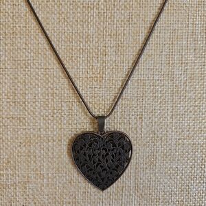 Elegant Black Heart Pendant Necklace